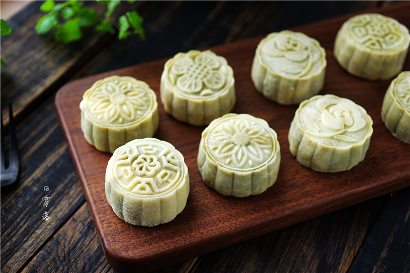 流心月饼的流心馅怎样冰冻才会硬,月饼怎么做简单又好吃又漂亮