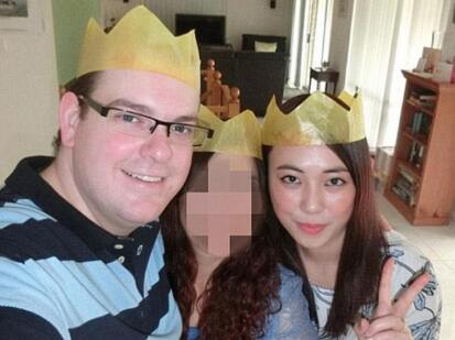 亚裔女孩被刺后续,成都被割喉女孩