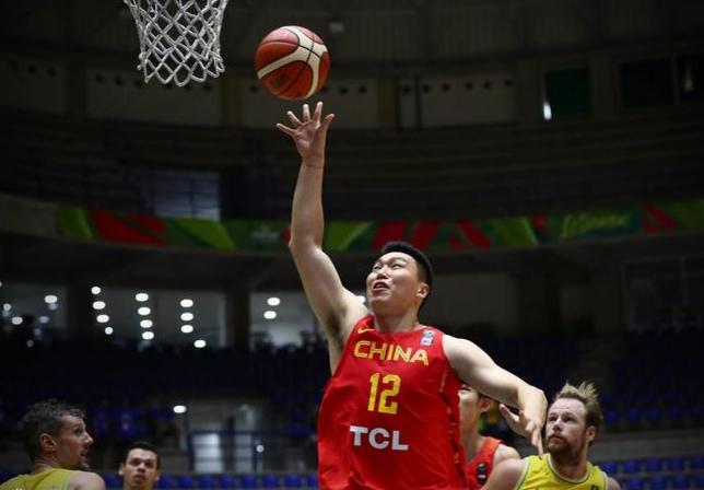 李根绝杀青岛,李根三分绝杀集锦