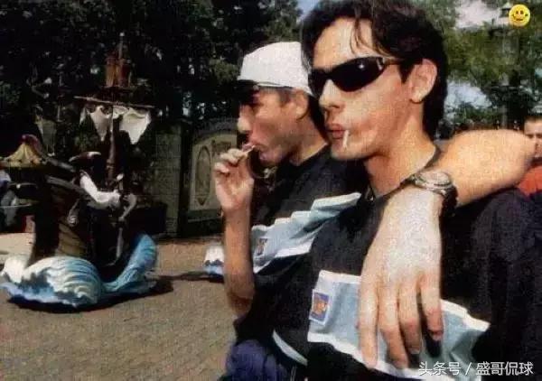 好基友一辈子,盘点足坛巨星的那些温暖瞬间