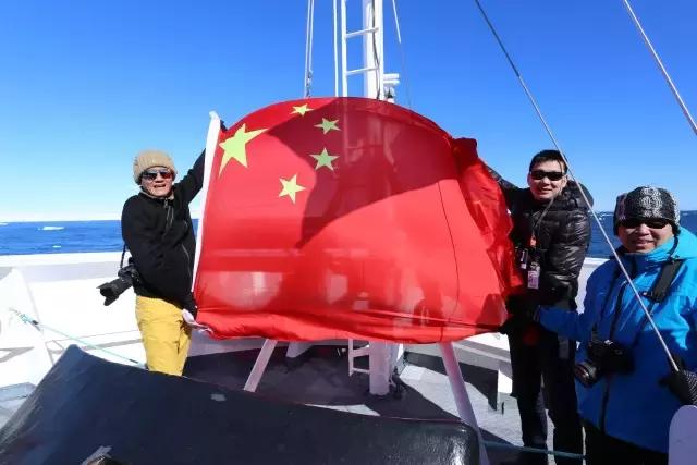 阿里巴巴员工连去十趟南极景色壮美企鹅在腿上睡着