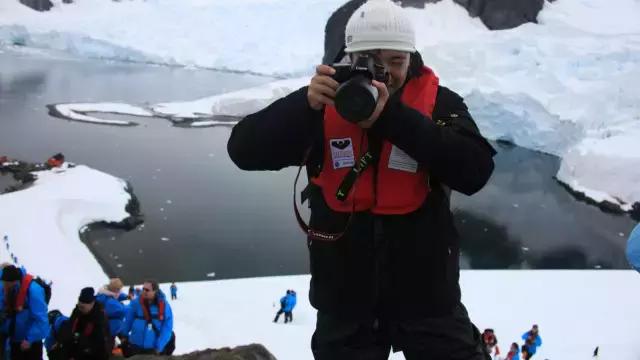 阿里巴巴员工连去十趟南极景色壮美企鹅在腿上睡着