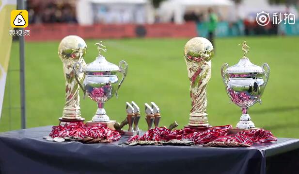 中国女足亚洲杯夺冠全场沸腾,国足中国之耻