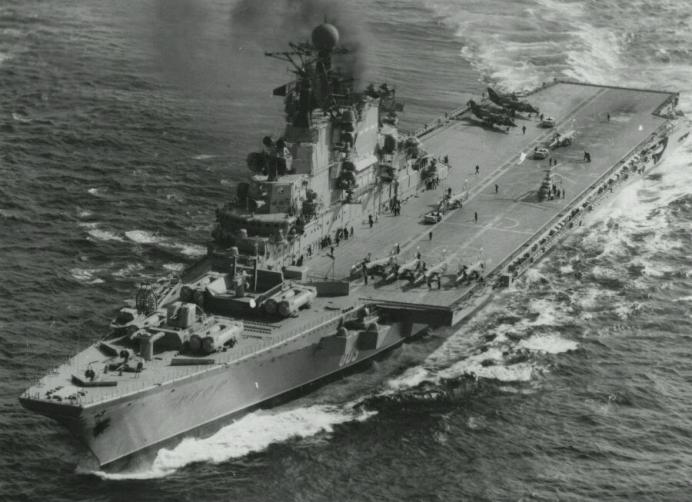 苏联成功研制出弹射器，由于派系之争没上航母，海军司令痛心疾首