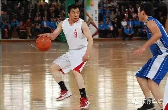CBA库班篮球水平高，55岁还很强，球迷：比许家印厉害