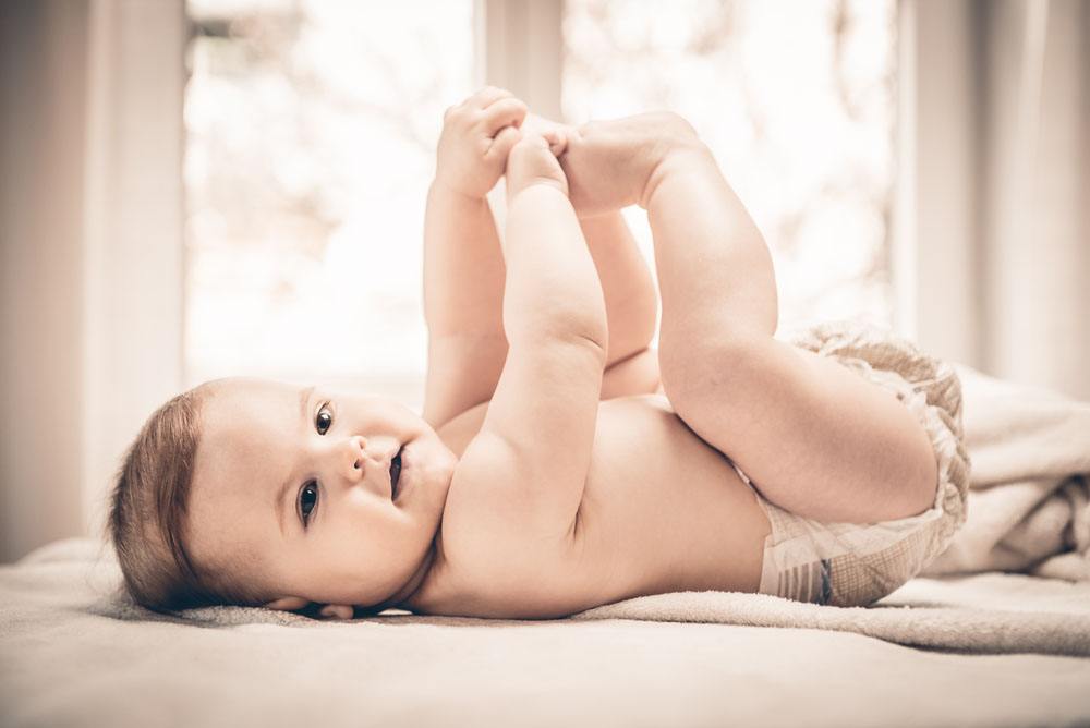 宝宝用尿不湿屁股有红疹子,尿不湿宝宝红屁股怎么办