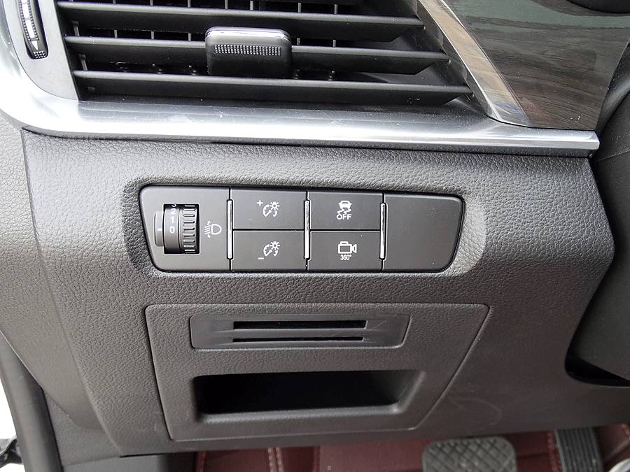 宝骏560半自动挡值得入手吗,2019款全新宝骏560自动挡顶配