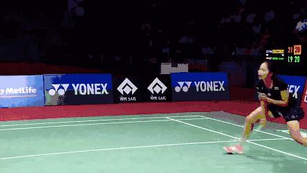 羽毛球技巧和步伐,羽毛球九大技术技巧之一平球