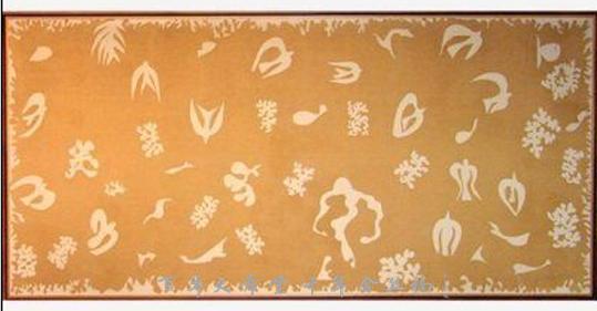 围巾围住头发,很冷围上围巾就不冷了