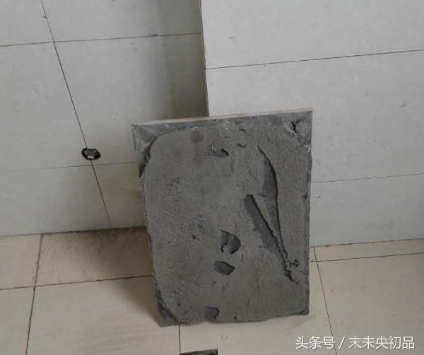 卫生间做防水后贴瓷砖为啥要空鼓,卫生间做完防水贴上砖有多厚