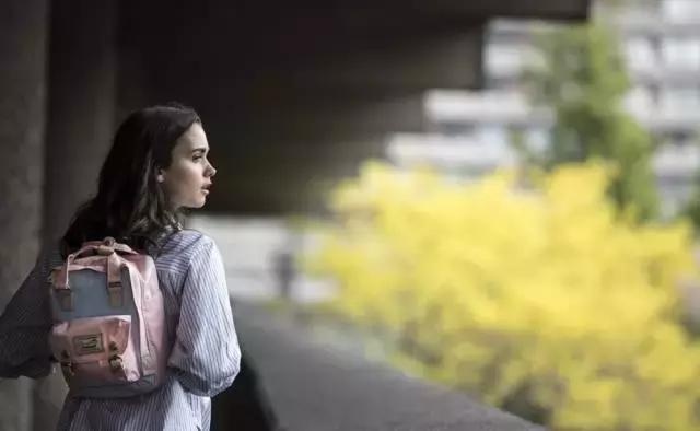 背了这个“甜甜圈”包包，我彻底放弃了北极狐