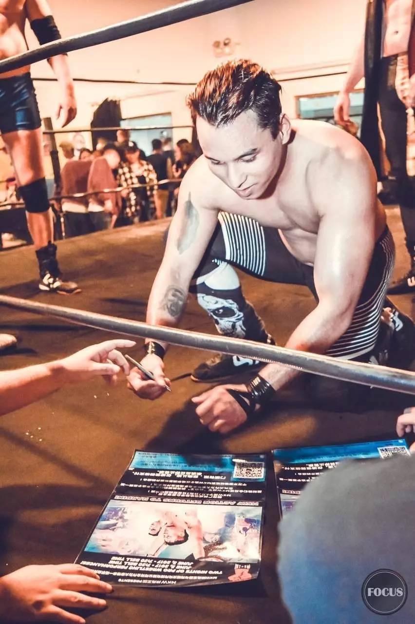 技术最好的摔角手,和伤病抗争八年