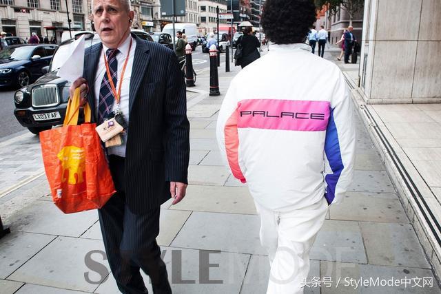 可口可乐的商标从什么时候开始成了时尚的logo