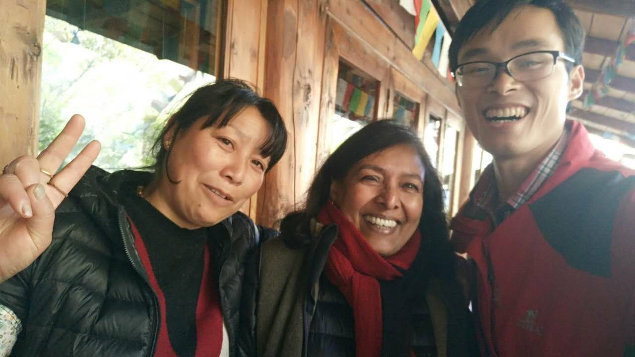 大理人在香格里拉：儿子女儿都上大学了，工作简单轻松当生活