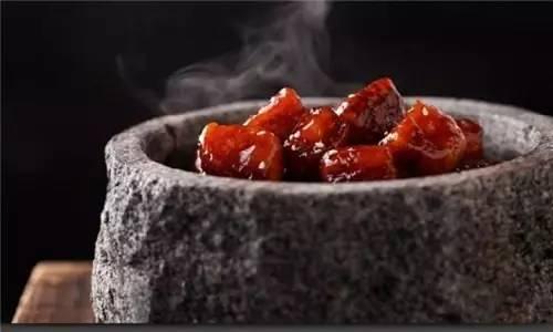 一般餐厅餐盘摆放技巧,餐厅上菜托盘