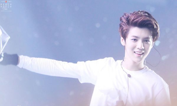 鹿晗近期发型,鹿晗换发型