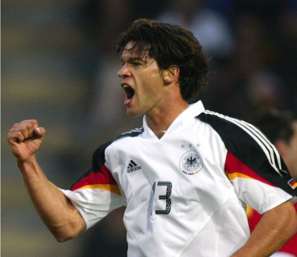 在每一个不眠的夜里,在每个孤独的深夜陪伴你