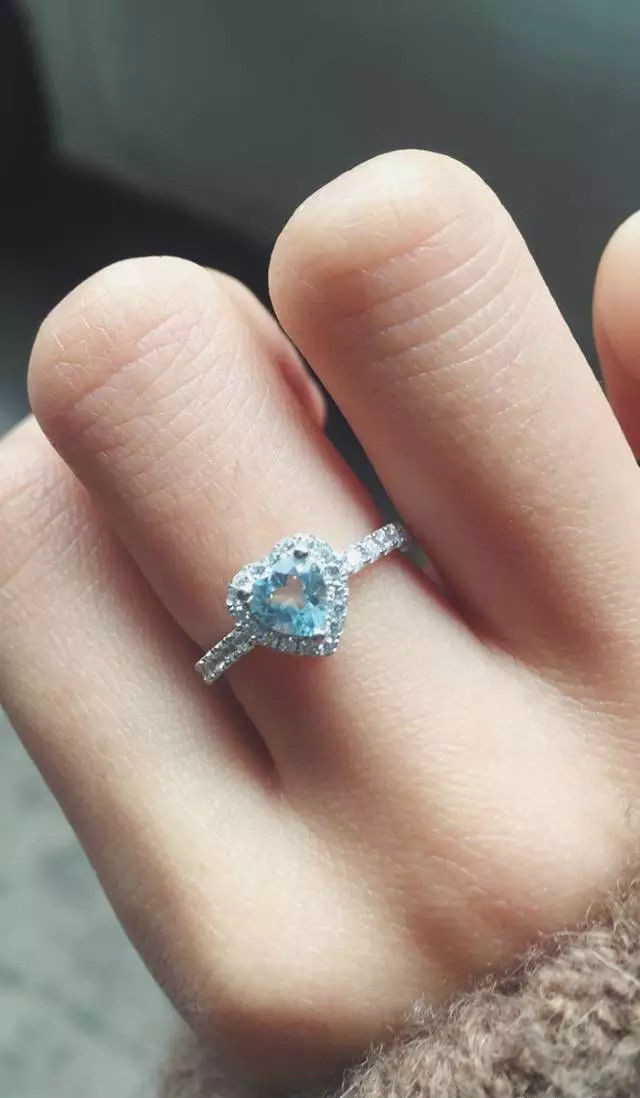 我是让你看项链，不是胸……