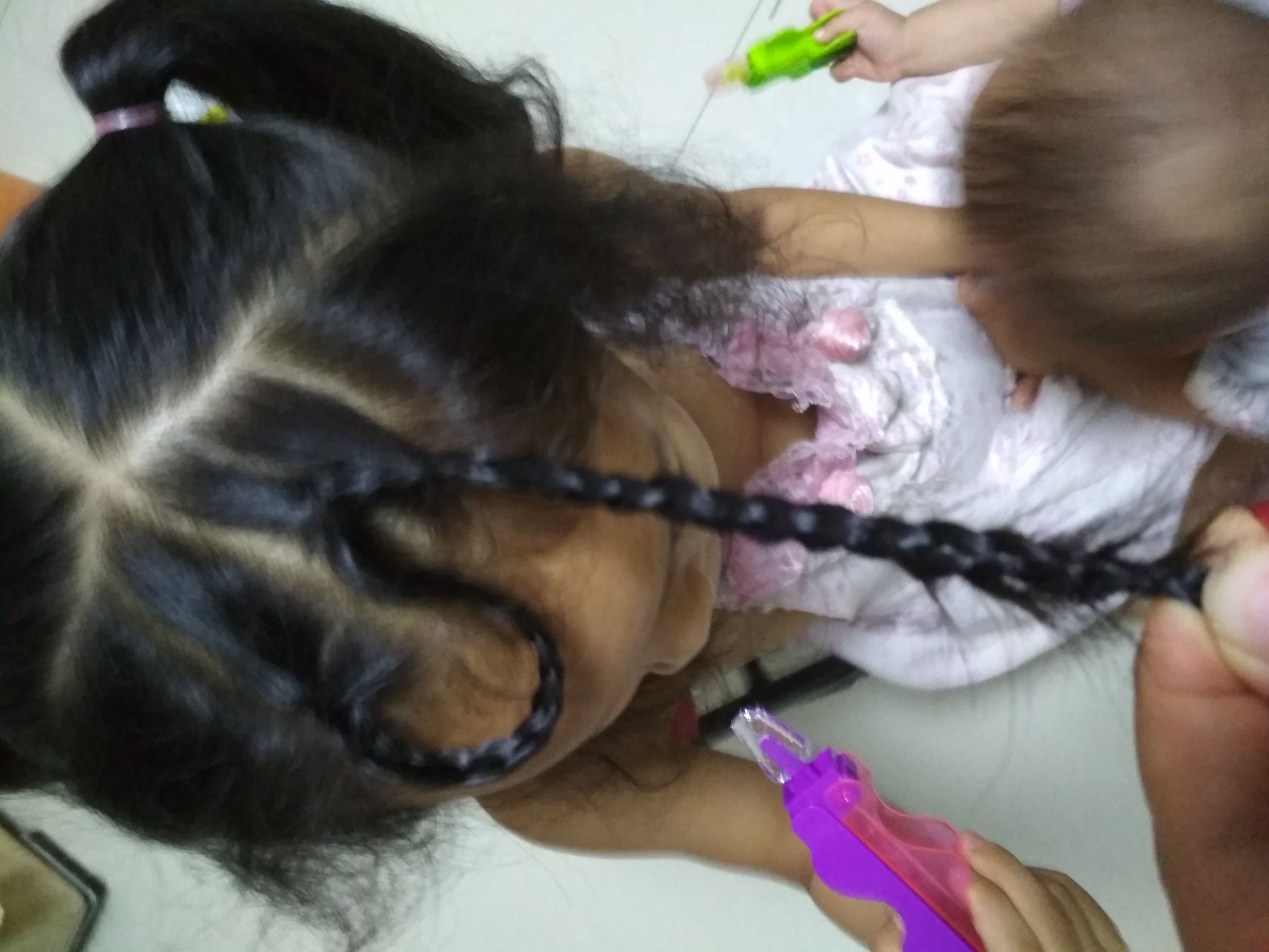 有刘海的宝宝适合编什么发型,小孩高额头刘海怎么扎起来好看