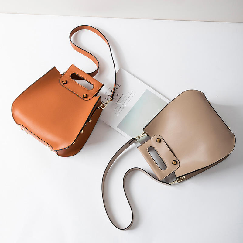 女儿童出游双肩包,初中女生旅游背的双肩包