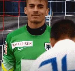 搞笑的段子一脚高来一脚低,关于一脚的搞笑段子