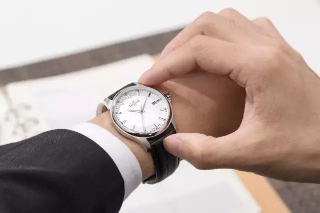 女生一般戴多大尺寸的手表,手表到底戴多大尺寸才是适合你的