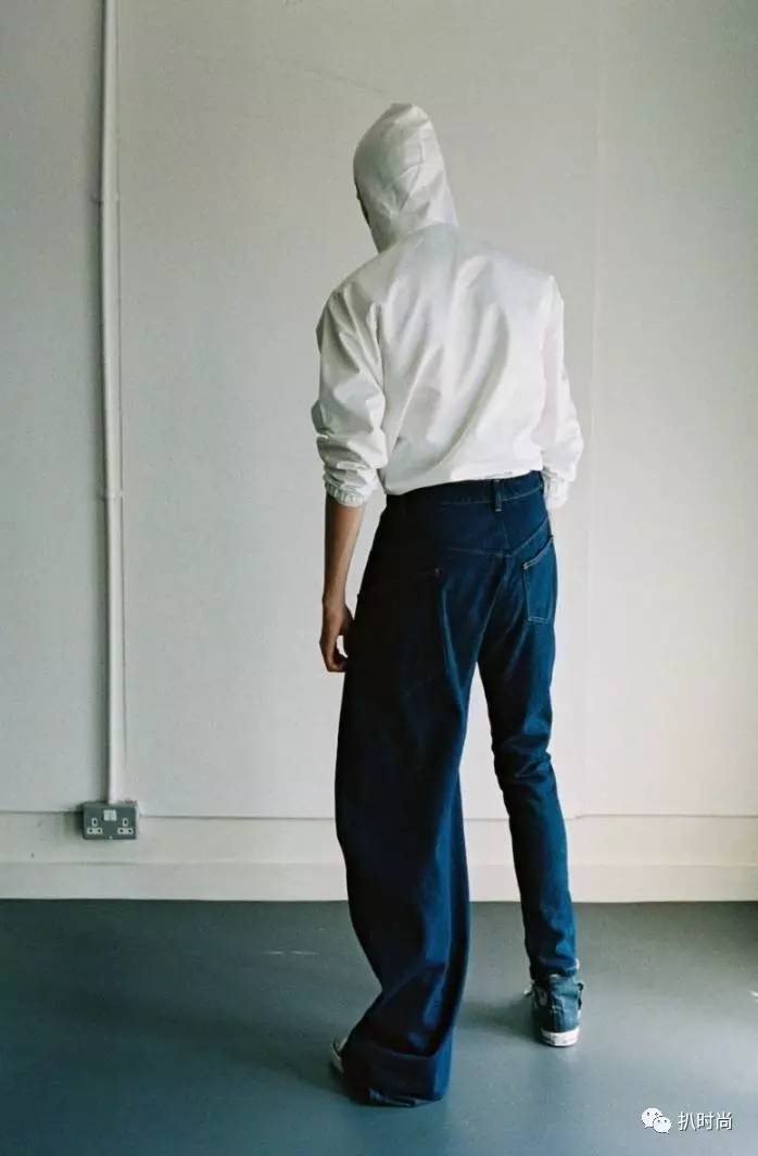 当下男装流行款式,男装宽松百慕大短裤流行趋势