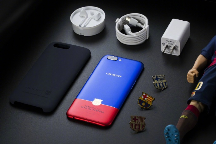 红蓝撞色打造最潮单品,红蓝撞色款