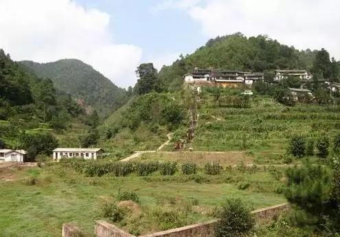 云南昆明悠闲的夏天避暑环境,昆明周边最好的避暑城市