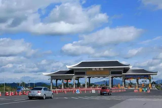 大足石刻详细讲解,大足简短介绍