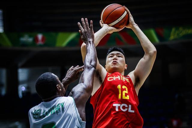 詹姆斯周鹏,男篮最后一块遮羞布