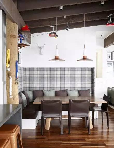 小户型餐桌方桌还是圆桌漂亮,方形餐桌和圆桌哪个更高级