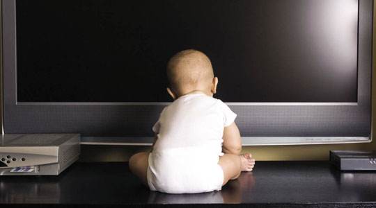 长大近视多少度会遗传给宝宝,父母近视会遗传给孩子斜视吗