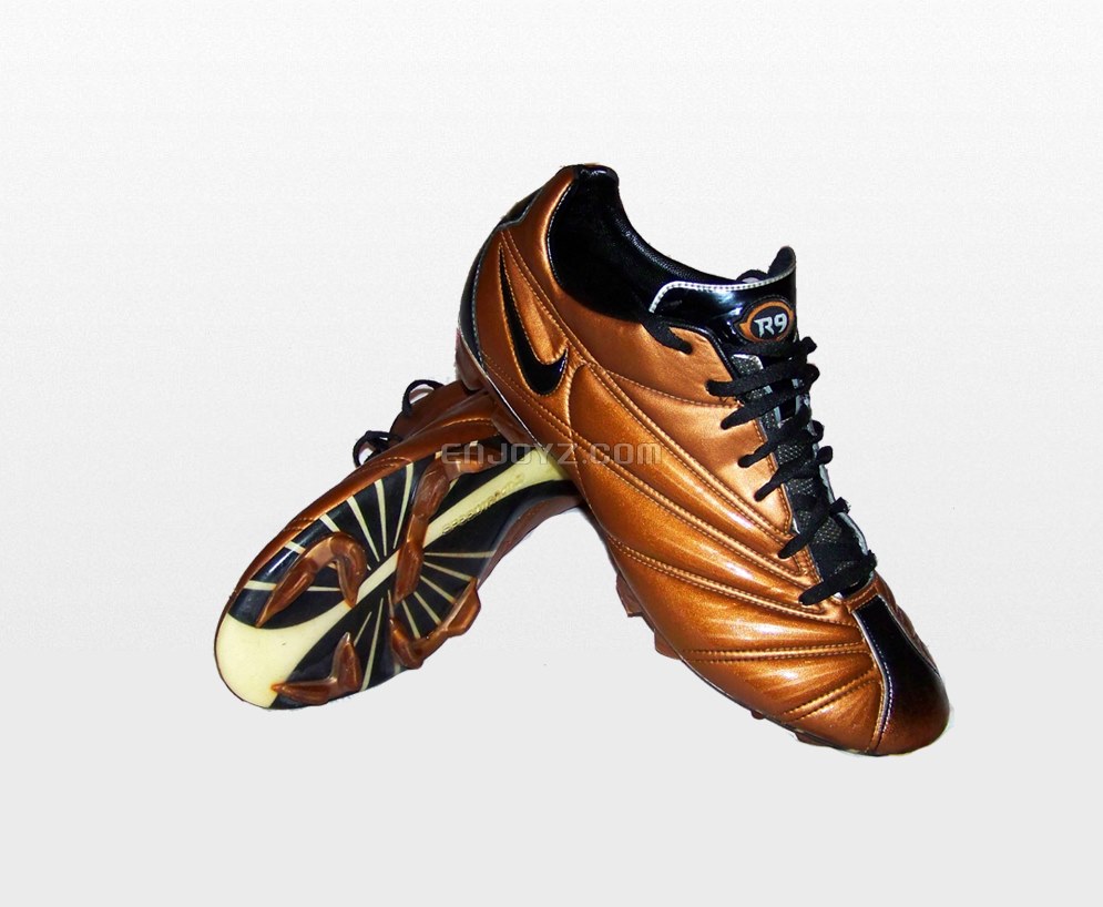 耐克刺客mercurialsuper,耐克刺客对标阿迪什么系列