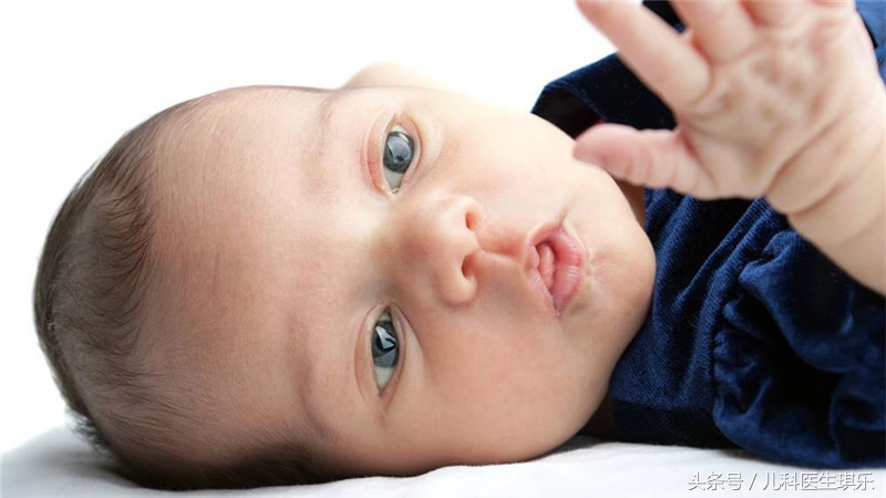 宝宝睡觉烦躁不安是怎么回事,宝宝睡觉烦躁不踏实吃什么好