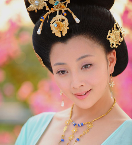 皇帝宠妃谋害太子成功后，却被太子的幽魂吓死，她就是武惠妃