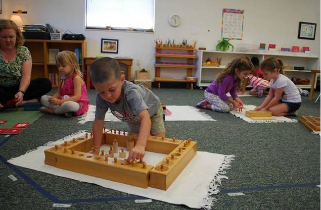 育儿路上遇见烦恼,悠游小镇新爱婴早教中心