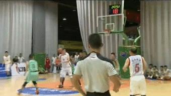 CBA库班篮球水平高，55岁还很强，球迷：比许家印厉害