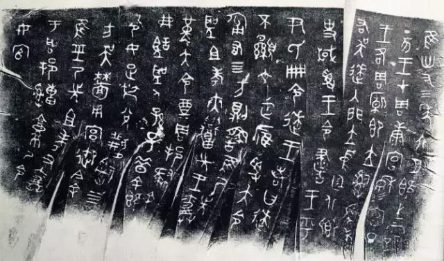 一件非常古朴而凝重的青铜器,博物馆青铜器数字艺术品收藏