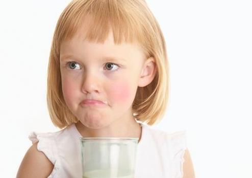 宝宝喝牛奶太多有危害吗,宝宝喝牛奶的四大忌