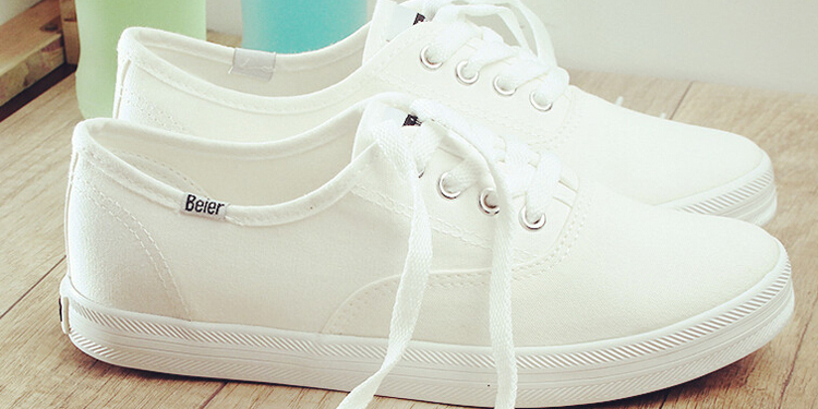 小白鞋发黄怎么快速变白色,小白鞋发黄怎么办教你一招就搞定