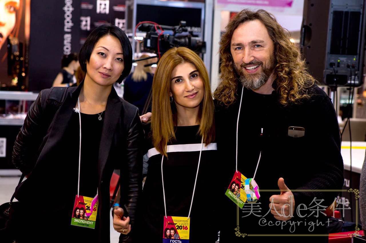 赵薇新发型蓝色,赵薇中餐厅后还有作品吗