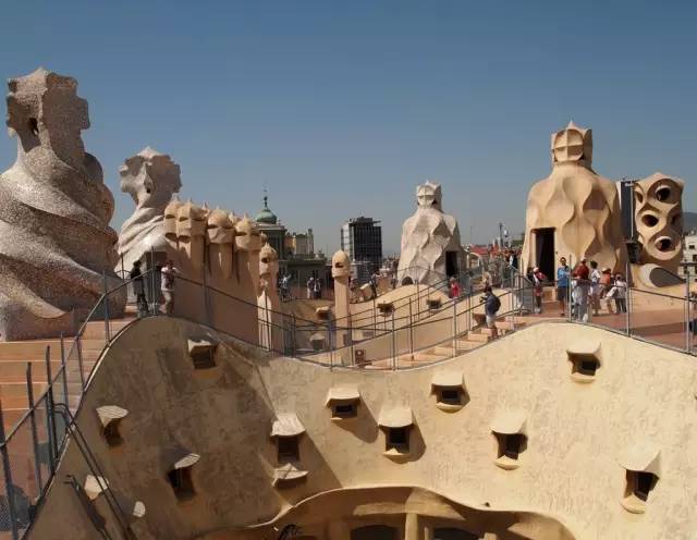 巴塞罗那为何出名,巴塞罗那为什么这么好