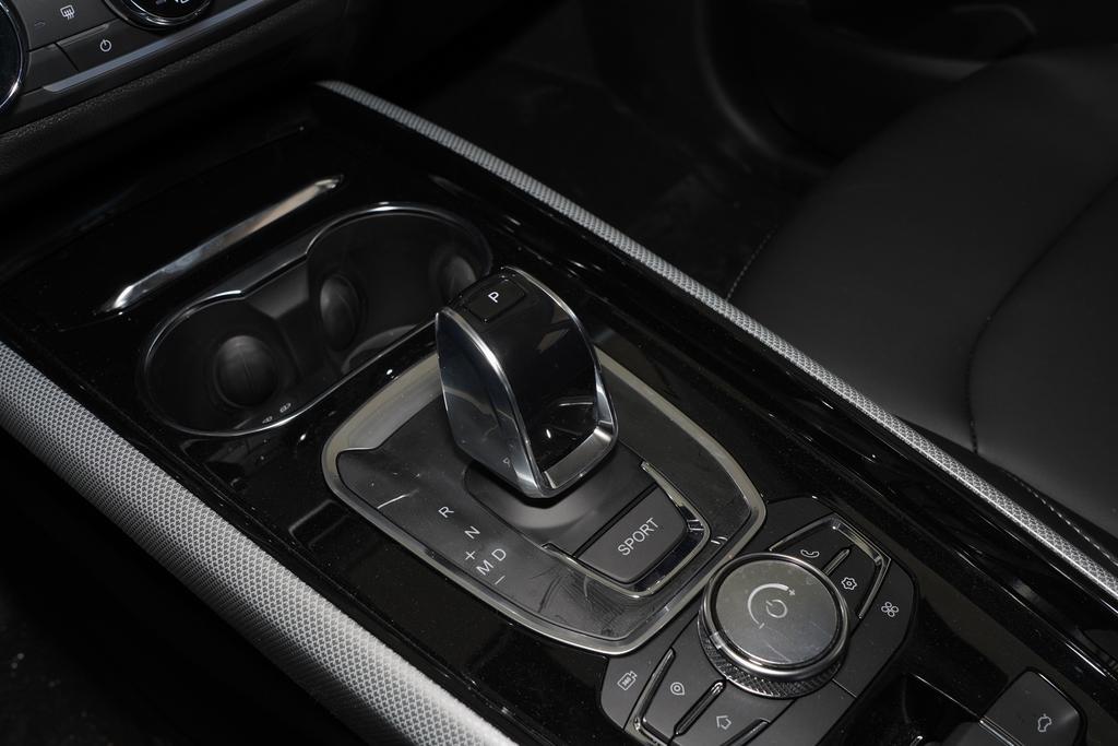 为什么p挡在r挡前面,为什么p挡挂入r挡不顺畅