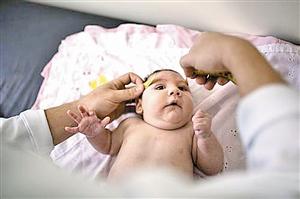 一岁宝宝头围不平整,宝宝1岁半头围偏小怎么办