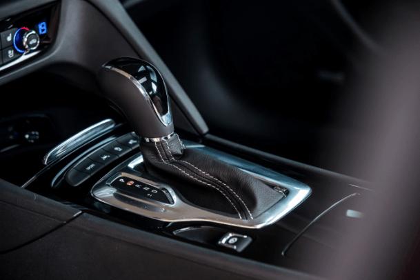 迈腾对比新款帕萨特,新款迈腾帕萨特对比