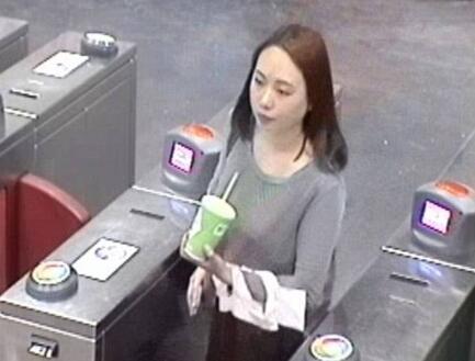 亚裔女孩被刺后续,成都被割喉女孩