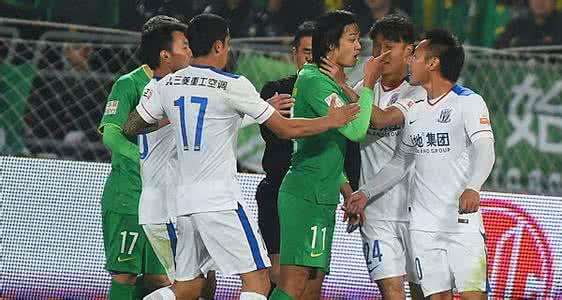 中国足球裁判低级失误,中国足球奇葩判罚视频