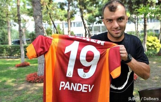 一个国家一个足球巨星,一个国家的英雄