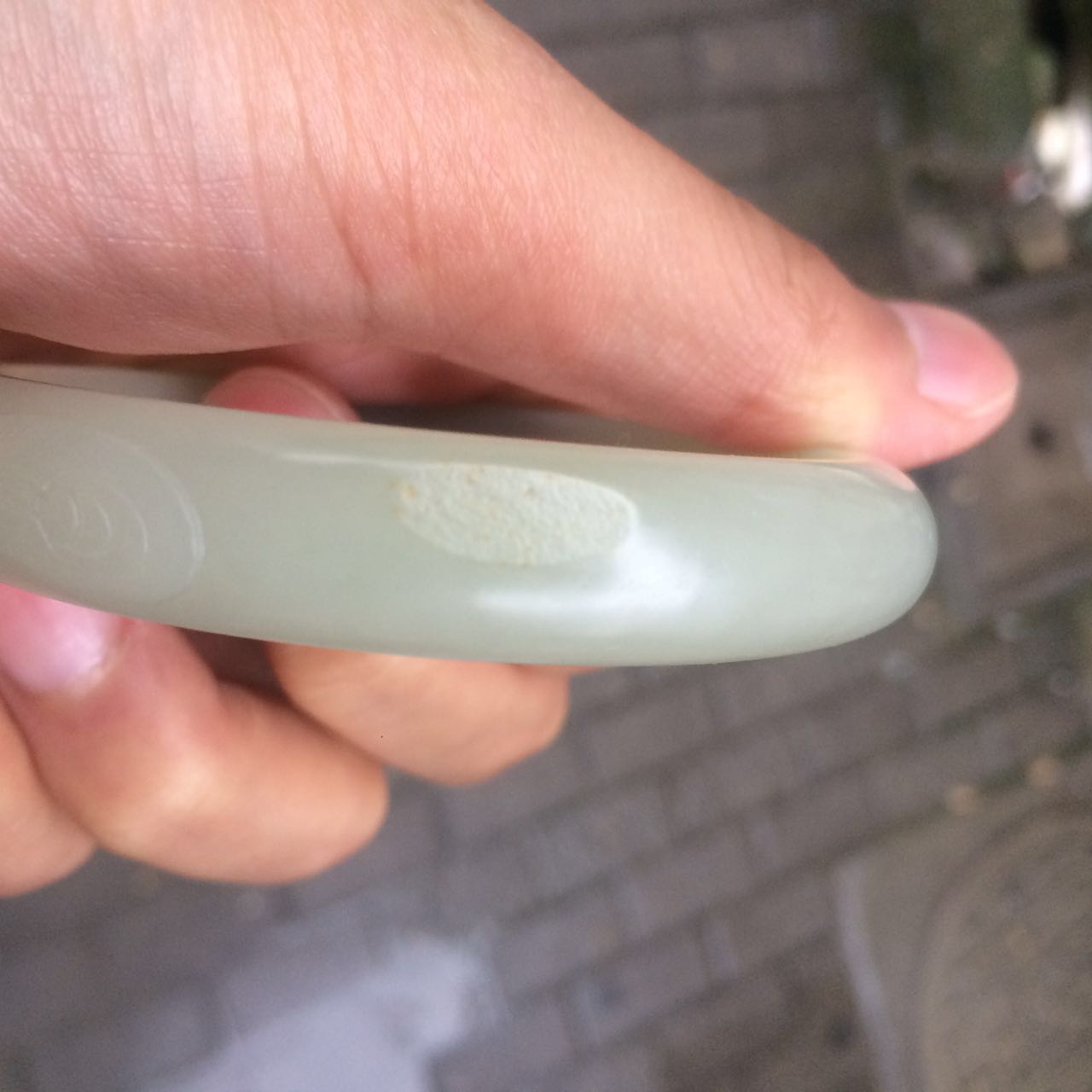 夏去秋来，天干物燥，是时候保养您的美玉了！